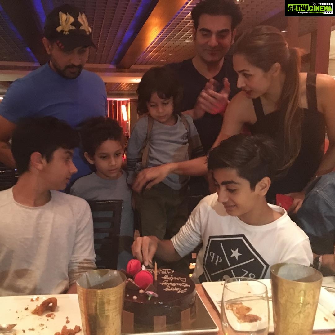 Amrita Arora Instagram - Birthday boy n his peeps ❤️