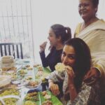 Amrita Arora Instagram - #Repost @malaikaarorakhanofficial with @repostapp ・・・ Onam sadhya.....food coma.best meal cooked by my mom #joycearora