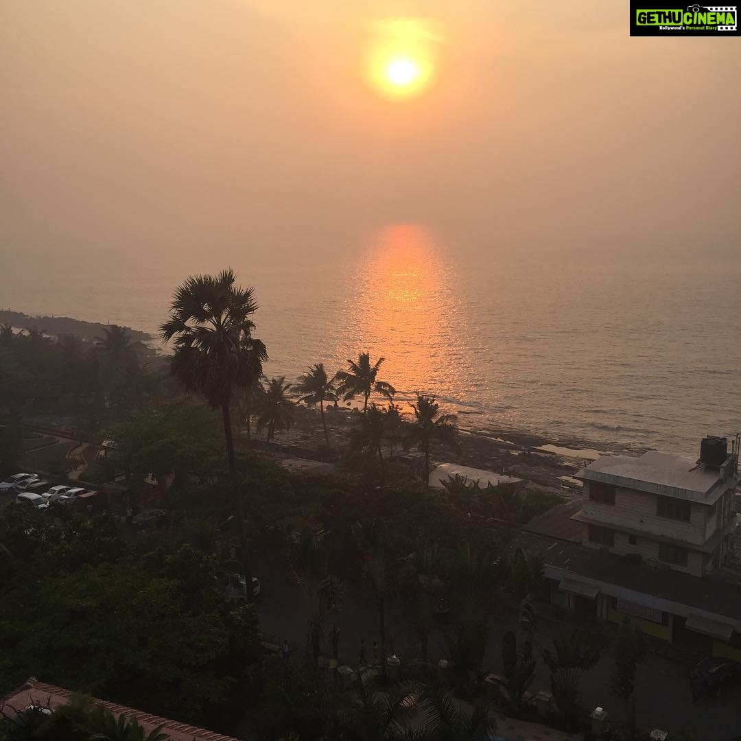 Amrita Arora Instagram - Don't let the sun go down on me......Beauty at its best🙏🏼