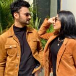 Amrita Rao Instagram – We Lookin Forward to 2022…some Amazing Work & Spreading Loads of LOVE ❤️
Hugs 🤗

#twinning #love #coupleofthings #couplegoals #highfashion #brownjacket #trending #reels #reelitfeelit #sunnyday #monday #amritarao #rjanmol #2022 #2022goals