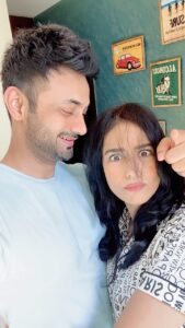 Amrita Rao Instagram - New Year Starts with A RESOLUTION 🤣♥️

#couplegoals #newyear #2022 #resolutions #delhiboy #coupleofthings #love #lovequotes #trending #reels #trendingreels #reelitfeelit #reelkarofeelkaro