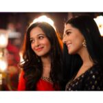 Amrita Rao Instagram - SisSTARS 🤩♥️ Preetika @preetika_pree Beintehaa Very cool picture by the photographer 👭 Otters Club