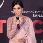 Amrita Rao Instagram - THACKERAY PROMOTIONS : Thank U @sanjay___raut Sir for those kind words 🙏🙏 .. I hope I could live up to the role of #MeenataiThackeray #Thackrey #TrailerLaunch @nawazuddin._siddiqui @abhijitpanse @thackeraythefilm Carnival Cinemas Imax Wadala