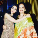 Amrita Rao Instagram – With Rashmi Thackeray ji #ThackreyMovie  Premier Day 🎬 When the family who has spent their life so closely with #MaaSaheb … look at you after the film and their eyes speaking Many emotions …that’s the BIGGEST Takeaway !!!!! …….
…….
Rashmi Thackeray ji’s Mom’s emotional reaction to my portrayal MeenaTai Thackeray ( her real life Samdhan )  made my @thackeraythefilm  journey Even More Special 🙏🙏 Inox Theatre