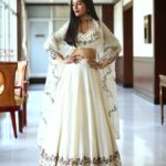 Amrita Rao Instagram - EVENT : SURAT : GUJRAT .... Style File : Designer : @asthanarangofficial Jewelry : @minerali_store Photography : @thesoulmatestory_tss The Gateway Hotel- Taj , Surat