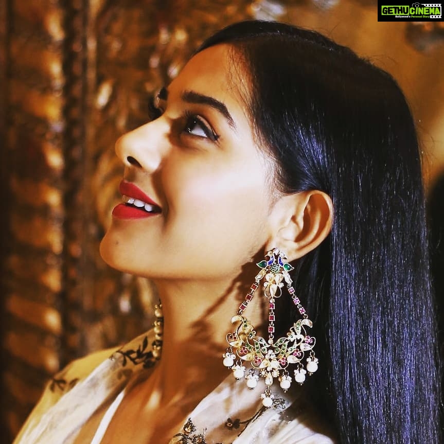 Amrita Rao Instagram - EVENT : SURAT : GUJARAT Launch of @azura_wellness club .... .... Style File : Designer : @asthanarangofficial Jewellery : @minerali_store Stylist : @ekta_shah Photography : @thesoulmatestory_tss Gujrat