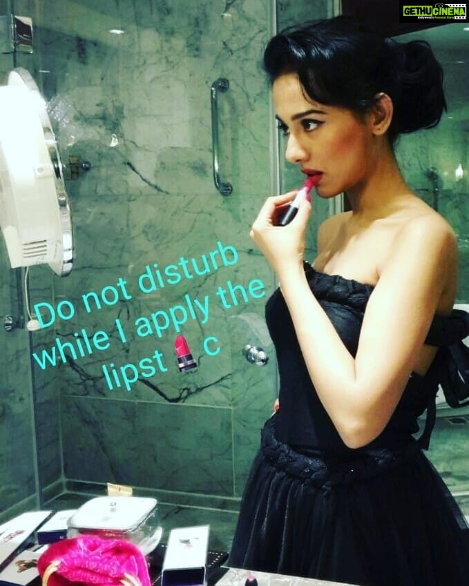 Amrita Rao Instagram - EVENT : DELHI.. All set to leave for the venue ..👠💄#weekend #dollupdolls Delhi, India