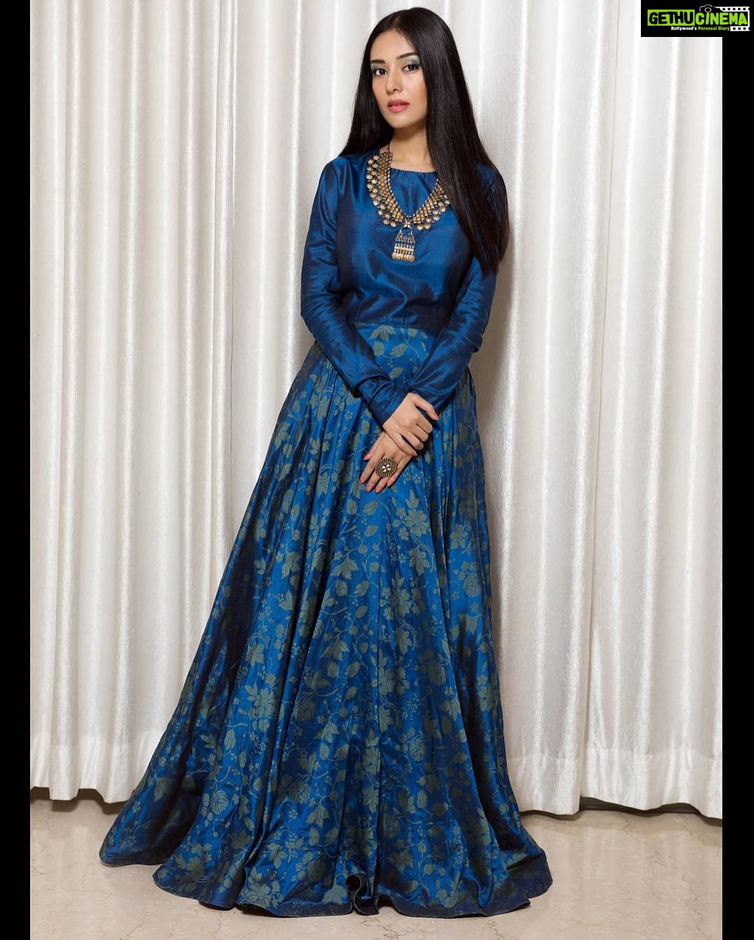 Amrita Rao Instagram - EVENT : BHUBANESHWAR : Appearance for Arundhati Jewellery ......... ........... Designer @ekayabanaras Jewellery by @aquamarine_jewellery Styled by @ekta_shah Mayfair Resort Puri