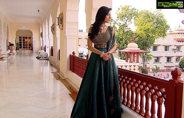 Amrita Rao Instagram - THE JAIPUR JEWELLERY SHOW : In association with NDTV Good times ....... #brandambassador #host #ndtvgoodtimes Taj Rambagh