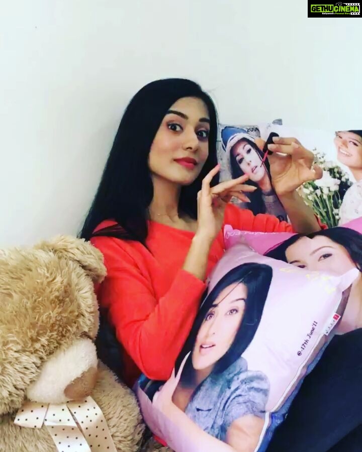Amrita Rao Instagram - PAMPERING SUNDAYS BE LIKE.... 💅🏻 Getting Ready For One More Surprise !!!! 💃😎 #sunday #vibes #pampering