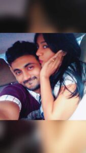 Amrita Rao Instagram - yehi wo Car hai, jismein hua Pyaar hai ❤️ #coupleofthings 
.
.
#love #lovestory #couplegoals #rjanmol #amritarao #reels #reelsinstagram #trending #reelitfeelit #reelkarofeelkaro