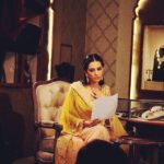Amrita Rao Instagram - THE JAIPUR JEWELLERY SHOW : In Association with @ndtv Good Times ....... #brandambassador #host #ndtvgoodtimes BEHIND THE SCENES... getting ready for my shot... Jaipur, Rajasthan