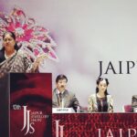 Amrita Rao Instagram - LAUNCH & PRESS MEET : ...... THE JAIPUR JEWELLERY SHOW : In Association with NDTV Good times ....... #brandambassador #host #ndtvgoodtimes Jaipur, Rajasthan