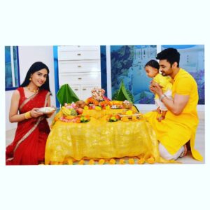 Amrita Rao Instagram - Hope you guys are having a wonderful celebration 
Happy Ganesh Chaturthi to You🙏

#happyganeshchaturthi #mangalmurtimorya 🌺