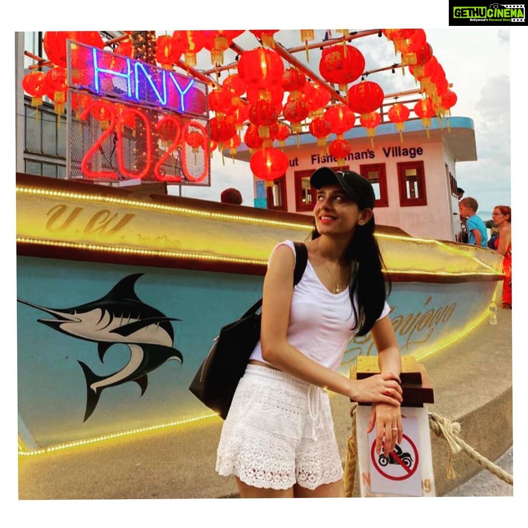Amrita Rao Instagram - FREEDOM TO ME IS CARING FOR ANOTHER'S FREEDOM !! This picture was taken at Bohput in Koh Samui in Feb 2020 ..it was truly Freedom ...No Corona No Masks No Quarantine No Restrictions !! ... If You Value Such Freedom then Value All Human Beings and their Right to Freedom in their own Territory !!