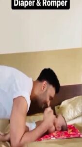 Amrita Rao Instagram - With VEER around, you Don't Ever say " Don't Rush" !!!
A Hands On Mom is Nothing without a Hands On Papa ❤️ @rjanmol27 I'm So Proud of You 🤗
.
.
.
#veer #sharethelove #dontrushchallenge #reelsinstagram #reelkarofeelkaro #reelitfeelit #rjanmol #amritarao #papa #fatherlove #fatherson