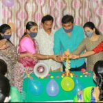 Amulya Instagram - ನಮ್ಮ ವಿವಾಹ ವಾರ್ಷಿಕೊತ್ಸವವನ್ನು ಸರ್ಕಾರಿ ಆಸ್ಪತ್ರೆಯಲ್ಲಿ ದಾಖಲಾಗಿರುವ ಸುಮಾರು 50 ಗರ್ಬಿಣಿ ಮಹಿಳೆಯರಿಗೆ ಸೀಮಂತ ಮಾಡಿ, “maternity nutrition kit” ಕೊಟ್ಟು ಆಚರಿಸಿಕೊಂಡು, ಕೊರೊನಾ ವಾರಿಯರ್ ನರ್ಸ್ ಭಾರತಿಯವರನ್ನು ಗೌರವಿಸಿ ವಿಶ್ವ ದಾದಿಯರ ದಿನವನ್ನೂ ಆಚರಿಸಿದ್ದು ಅತೀವ ಸಂತೋಷ ನೀಡಿತು. @jagdish_rc
