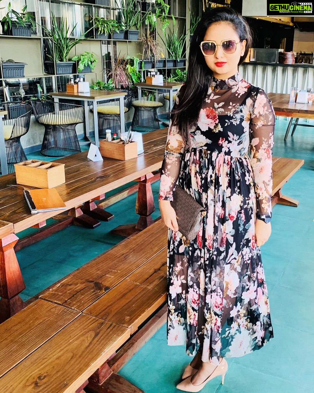 Amulya Instagram - How can I not give p.c to @gorging_goddess for this click 😍