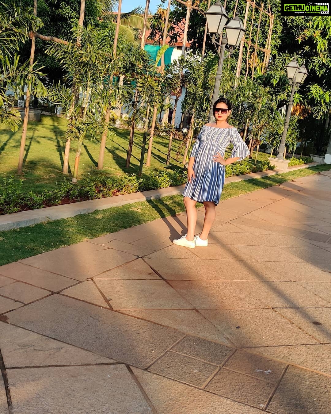 Amulya Instagram - Live in the sunshine 🌞 , Swim the sea 🏊 , Drink the wild air 🌄... #pondicherrydiaries🌴