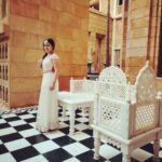 Amulya Instagram - ನನ್ನ ಪ್ರೀತಿಯ ಅಭಿಮಾನಿಗಳೇ, ನಿಮ್ಮಲ್ಲೊಂದು ಮನವಿ. ನಿಮಗೆಲ್ಲಾ ತಿಳಿದಿರುವ ಹಾಗೆ ನಾಳೆ ನನ್ನ ಜನ್ಮದಿನ. ಪ್ರತಿವರ್ಷ ದೂರದೂರುಗಳಿಂದ ಬಂದು ನನ್ನನ್ನು ನೀವು ಹರಸುತ್ತೀರಾ, ಶುಭಾಶಯಗಳನ್ನು ತಿಳಿಸುತ್ತೀರಾ. ನಿಮ್ಮ ಪ್ರೀತಿ, ಅಭಿಮಾನವನ್ನು ಕಂಡು ನಾನು ಮೂಕವಿಸ್ಮಿತಳಾಗಿದ್ದೇನೆ. ಆದರೆ ಈ ಬಾರಿ ಕಾರಣಾಂತರಗಳಿಂದ ನಾನು ಮನೆಯಲ್ಲಿ ಇರುವುದಿಲ್ಲ. ಹೀಗಾಗಿ ನೀವಿರುವ ಸ್ಥಳದಿಂದಲೇ ನನಗೆ ಶುಭ ಹಾರೈಸಿ ಎಂಬ ಕೋರಿಕೆ ನನ್ನದು. ನಿಮ್ಮ ಪ್ರೀತಿ, ವಿಶ್ವಾಸ ಸದಾ ಇರಲಿ, ನಿಮ್ಮ ಪ್ರೀತಿಯ ಅಮೂಲ್ಯ ಜಗದೀಶ್