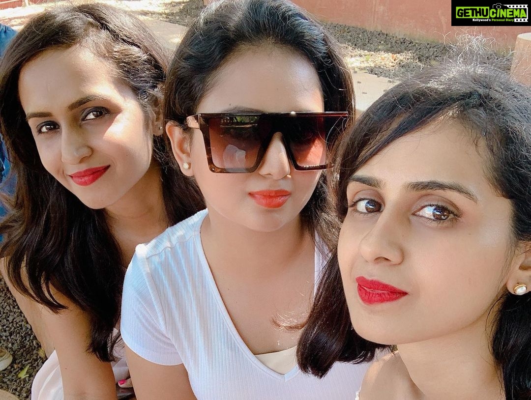 Amulya Instagram - Some people arrive and make such a beautiful impact on your life ... I am blessed with these beautiful souls,it’s only bcoz of @jagdish_rc ...the real treasure of my life...#friendsforever #myhandsomebrothers