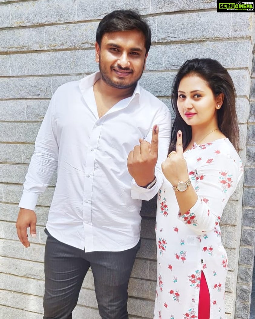 Amulya Instagram - I voted for nationality ,integrity & national security ... cast your vote for new India ...👆 Bangalore, India