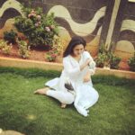 Amulya Instagram - Sometimes I wish I was a bird ,to fly high when ever I want too... n it’s summer please keep a bowl of water for birds ...#ilovebirds #white #pigeon #lovemyself ❤️ Bangaolre