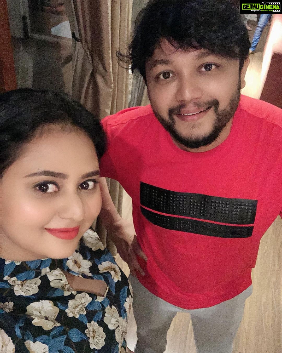 Amulya Instagram - ಹುಟ್ಟುಹಬ್ಬದ ಶುಭಾಶಯಗಳು @goldenstar_ganesh sir ... thank u for always being there by motivating and inspiring me ... wish you all the happiness and success sir ... ❤️🤗❤️