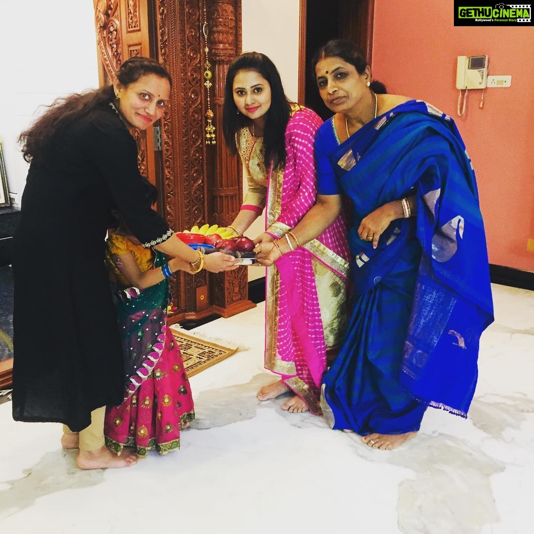 Amulya Instagram - Nam mane ge puttu gowri Elu Bella beridru ... happy sankranti ❤️😘🥰 Bangalore, India