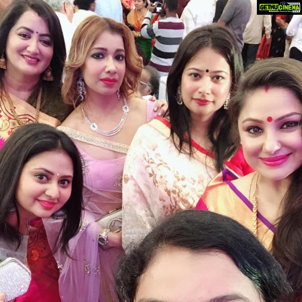 Amulya Instagram - At @iamradhikapandit & Yash sir celebrations ... may god bless you both n the new arrival ... stay blessed ...❤️