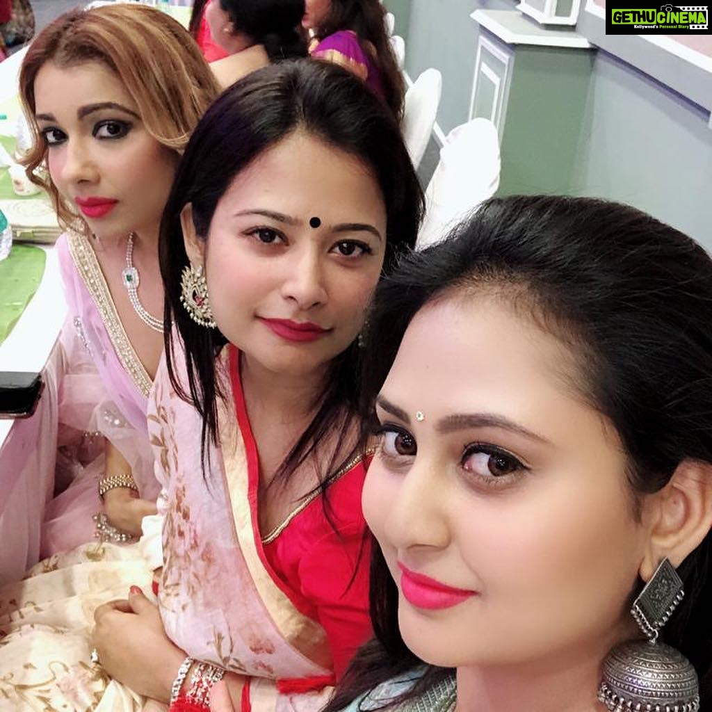 Amulya Instagram - At @iamradhikapandit & Yash sir celebrations ... may god bless you both n the new arrival ... stay blessed ...❤️