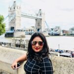 Amulya Instagram - #london #friends #bestweatherever #londonbrigeisfallingdown ❤️ @jagdish_rc @abhishek9036 @poojashetty94 @vidyarani.mp