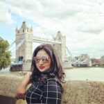 Amulya Instagram - #london #friends #bestweatherever #londonbrigeisfallingdown ❤️ @jagdish_rc @abhishek9036 @poojashetty94 @vidyarani.mp