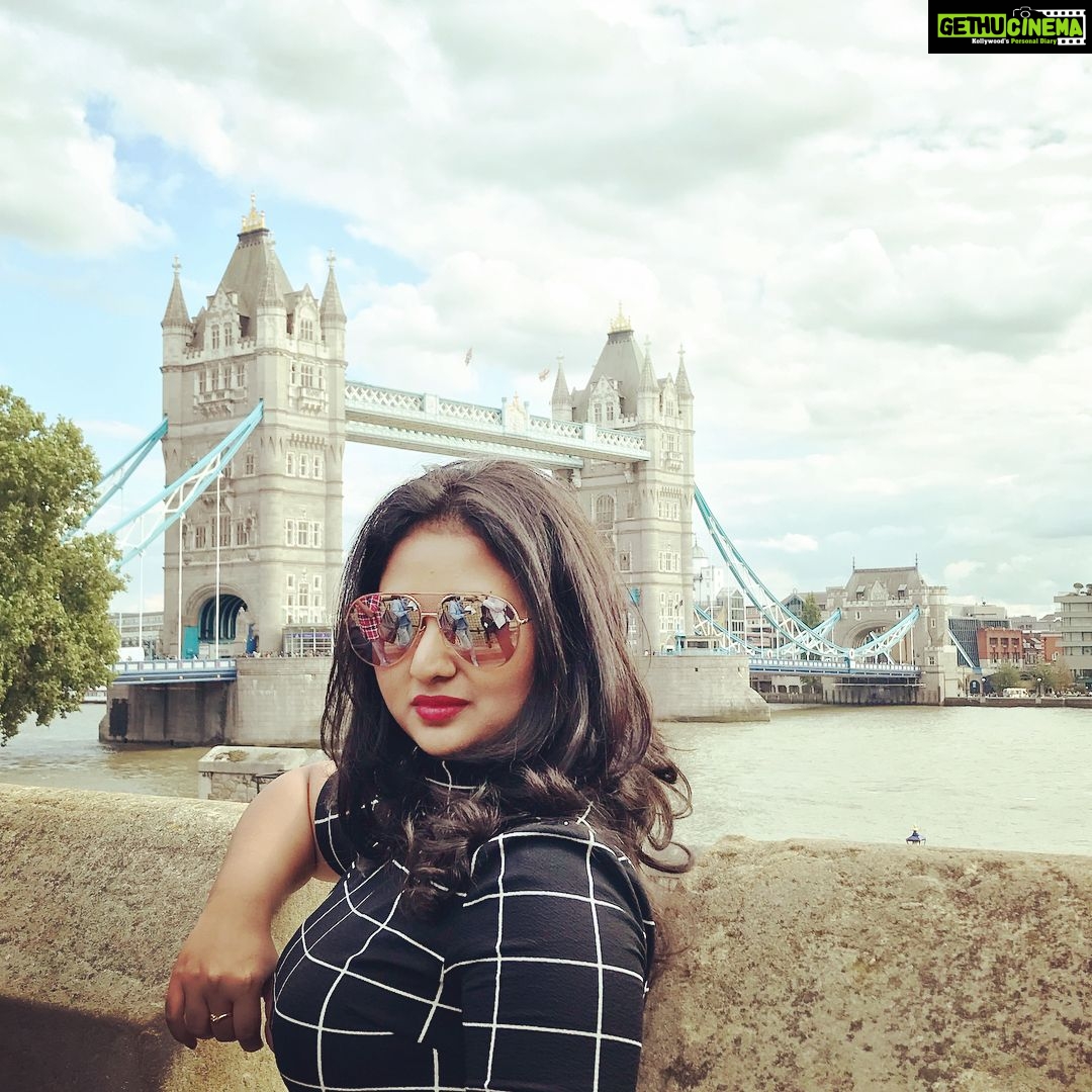 Amulya Instagram - #london #friends #bestweatherever # ...