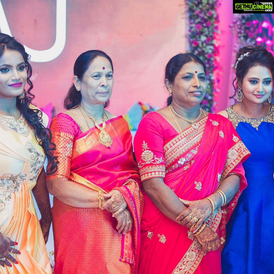 Amulya Instagram - Happy Mother’s Day maa...u have been vit me thru my ups n downs...who sees my eyes n tell everything...u all are my weakness...these strong women’s have made who I am today ...the amount of care n love u all give me is priceless...#mylifelines ❤️