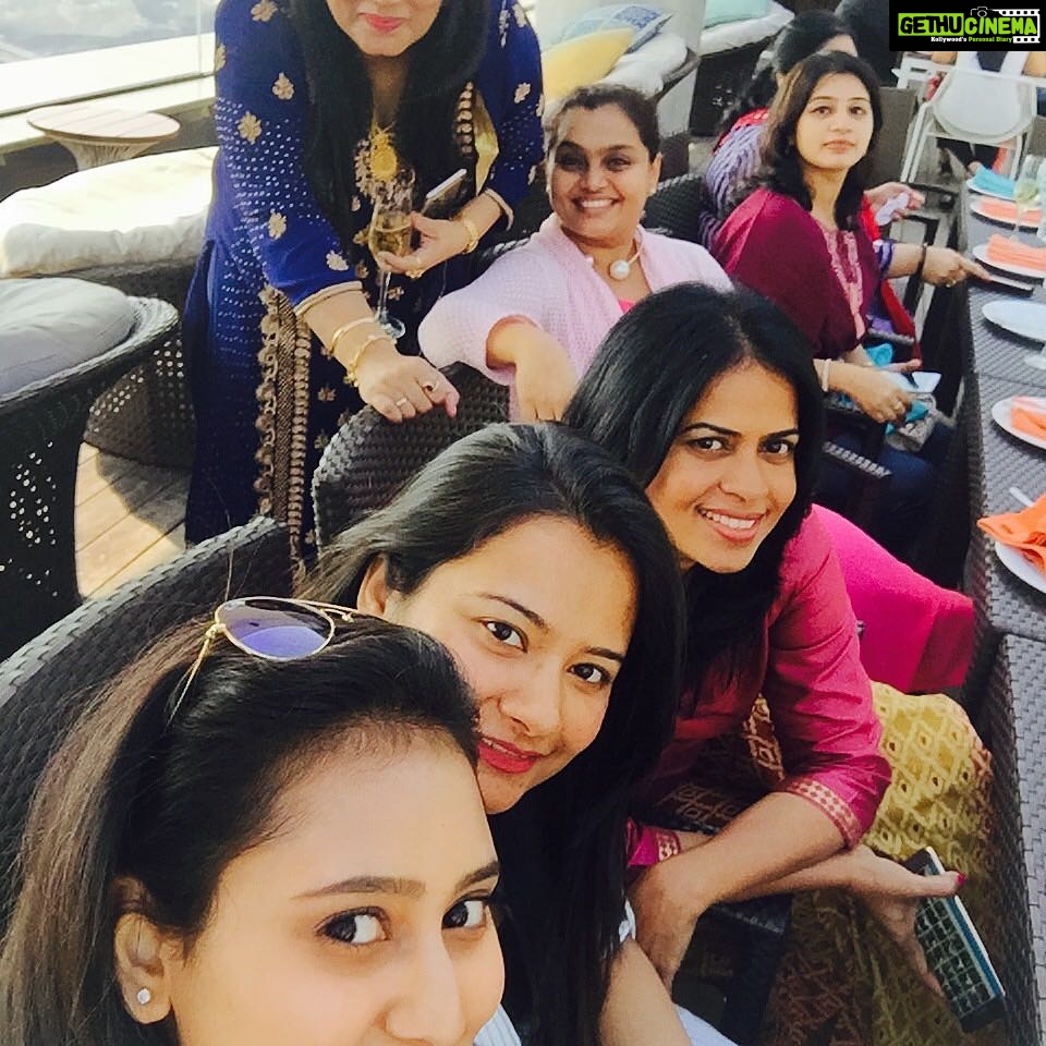 Amulya Instagram - #Sundaybrunch #lovelybdayparty @soundarya_jagadeesh 💃😘😍