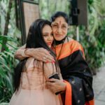 Amulya Instagram - My favourite candids ♥️ #forever @divyaspandana @iamradhikapandit @iamhariprriya @sunayanasuresh @priyanka_upendra @bharathi_vishnuvardhan @shruthi__krishnaa @sudharanigovardhan @malavikaavinash @ashika_rangnath @prajnas_official