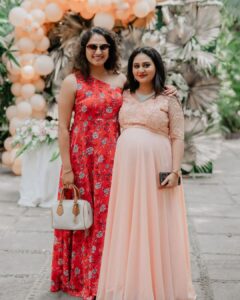Amulya Instagram - My favourite candids ♥️ #forever @divyaspandana @iamradhikapandit @iamhariprriya @sunayanasuresh @priyanka_upendra @bharathi_vishnuvardhan @shruthi__krishnaa @sudharanigovardhan @malavikaavinash @ashika_rangnath @prajnas_official