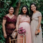 Amulya Instagram - My favourite candids ♥️ #forever @divyaspandana @iamradhikapandit @iamhariprriya @sunayanasuresh @priyanka_upendra @bharathi_vishnuvardhan @shruthi__krishnaa @sudharanigovardhan @malavikaavinash @ashika_rangnath @prajnas_official