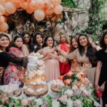 Amulya Instagram - Love , love and love was the only vibe I felt ... #myfavoritefamily #myindustry ♥️♥️♥️ P.C - @deepak_vijay_photography Designer - @chandangowda_official Decor - @sowmyaguddi Hamper - @__revera__