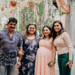 Amulya Instagram - Love , love and love was the only vibe I felt ... #myfavoritefamily #myindustry ♥️♥️♥️ P.C - @deepak_vijay_photography Designer - @chandangowda_official Decor - @sowmyaguddi Hamper - @__revera__
