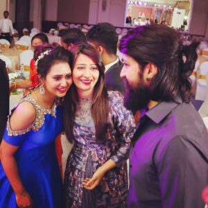 Amulya Instagram - Happiest birthday @thenameisyash sir ... May God bless you with a successful year ahead 😍... Don't knw why we @iamradhikapandit are making you blush in #picture 🤔 ... #kgfchapter2 teaser looks brilliant 🔥... Good luck sir 👍 ...