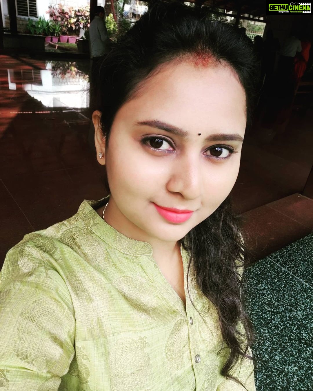 Amulya Instagram - ಹೊಸ ವರ್ಷ ಒಳಿತನ್ನು ಮಾಡಲಿ. . ಹೊಸ ವರ್ಷದ ಹಾರ್ದಿಕ ಶುಭಾಶಯಗಳು. . #positvestart #templerun #2021 🙏