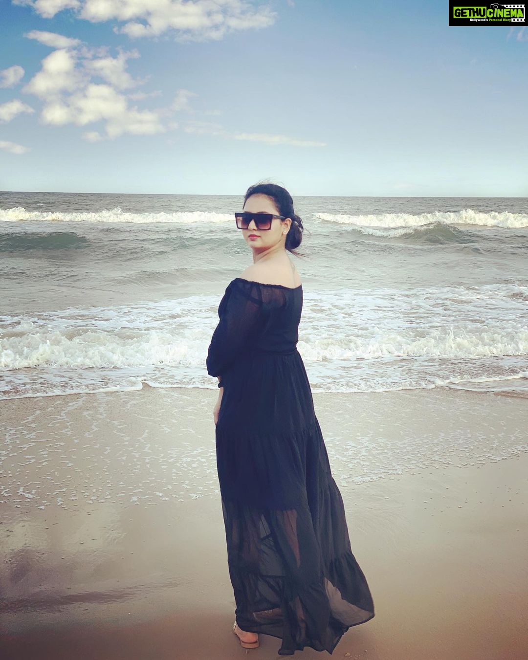 Amulya Instagram - Admire the dreams that permit you to fly ✨