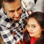 Amulya Instagram - ಹೆಸರು ಗಳಿಸಿದರೆ ನಿಮ್ಮಂತೆ ಹೆಸರು ಗಳಿಸಬೇಕು ಅನಿಸಿತು ಇಂದು ನಿಮ್ಮೊಂದಿಗೆ ಕ್ಯಾಂಪೇನ್(ಪ್ರಚಾರ) ಮಾಡಿ. ನಿಮ್ಮ ಅಭಿಮಾನಿ ಬಳಗವನ್ನು ನೋಡಿ ನಾನು ಮೂಕವಿಸ್ಮಿತನಾಗಿದ್ದೇನೆ. ನಿಮ್ಮ ಪ್ರೀತಿ ಮತ್ತು ಪ್ರೋತ್ಸಾಹ ನನ್ನ ಮೇಲೆ ಸದಾ ಇರಲಿ @darshanthoogudeepashrinivas 🙏😍.