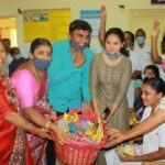 Amulya Instagram - ನಮ್ಮ ವಿವಾಹ ವಾರ್ಷಿಕೊತ್ಸವವನ್ನು ಸರ್ಕಾರಿ ಆಸ್ಪತ್ರೆಯಲ್ಲಿ ದಾಖಲಾಗಿರುವ ಸುಮಾರು 50 ಗರ್ಬಿಣಿ ಮಹಿಳೆಯರಿಗೆ ಸೀಮಂತ ಮಾಡಿ, “maternity nutrition kit” ಕೊಟ್ಟು ಆಚರಿಸಿಕೊಂಡು, ಕೊರೊನಾ ವಾರಿಯರ್ ನರ್ಸ್ ಭಾರತಿಯವರನ್ನು ಗೌರವಿಸಿ ವಿಶ್ವ ದಾದಿಯರ ದಿನವನ್ನೂ ಆಚರಿಸಿದ್ದು ಅತೀವ ಸಂತೋಷ ನೀಡಿತು. @jagdish_rc