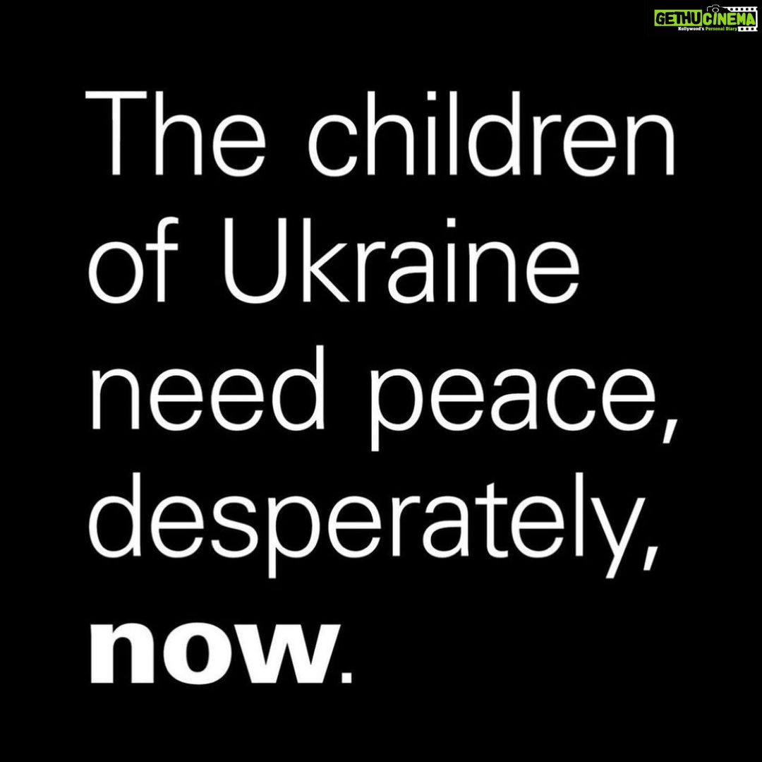 Amy Jackson Instagram - I can not even begin to imagine what the children, parents and people of Ukraine are going through. We are with you Ukraine 🇺🇦💙 urgent funds are needed… please donate through the link in my bio.