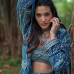 Amyra Dastur Instagram - Wild moon woman with adventure in her eyes …… . . . 📸 @dieppj MUA @shivangiiupadhyay Hair stylist @lakshsingh__ Stylist @malvika_tater Wearing @nikitamhaisalkar Jewellery @the_chandi_studio Khandala