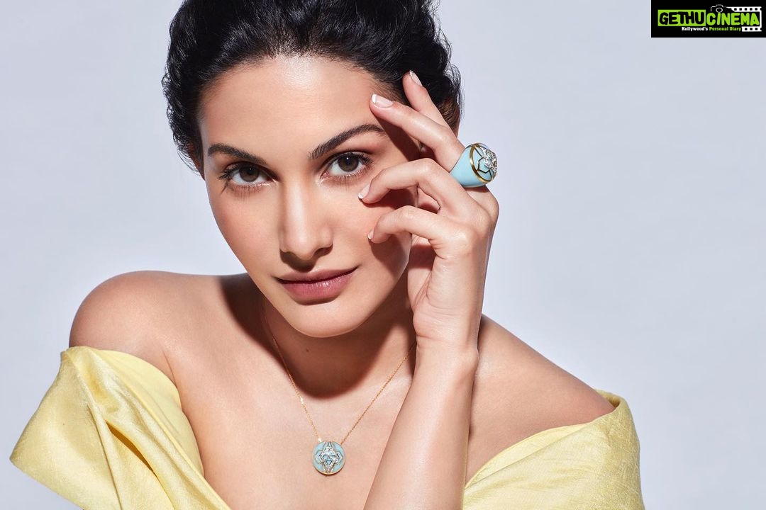 Amyra Dastur Instagram - Jodhpur by @farahkhanatelier @farahkhanworld @farahkhanali . . . “Amaira” by #farahkhanjewellery ✨ #livethemoment #celebrateyourself