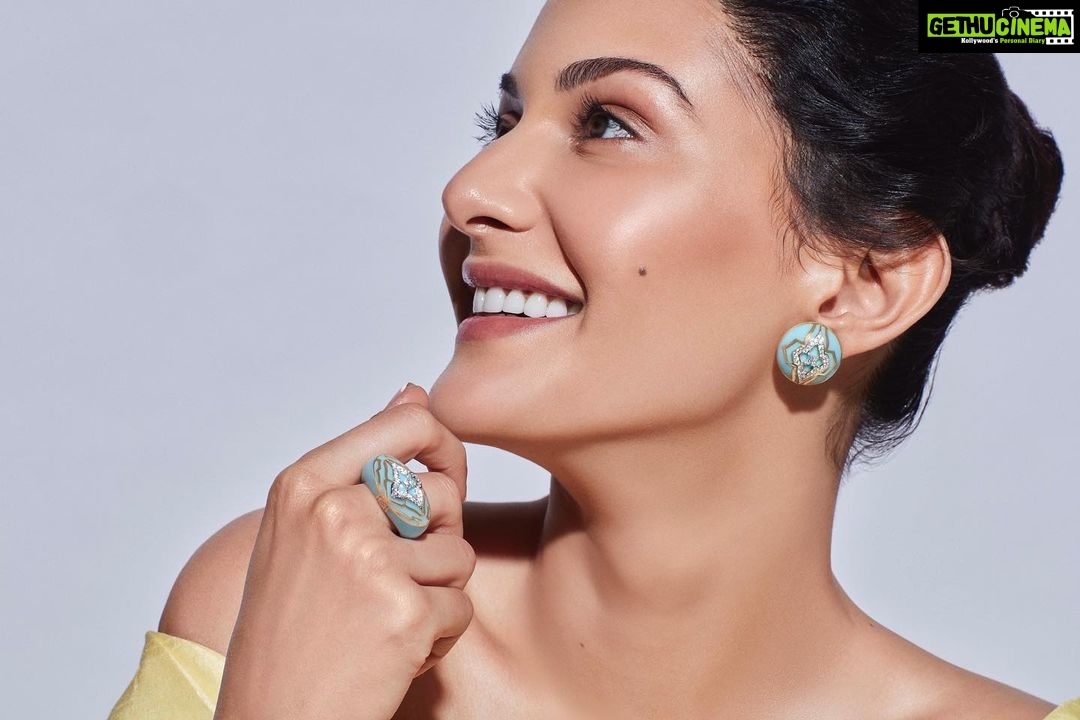 Amyra Dastur Instagram - Jodhpur by @farahkhanatelier @farahkhanworld @farahkhanali . . . “Amaira” by #farahkhanjewellery ✨ #livethemoment #celebrateyourself